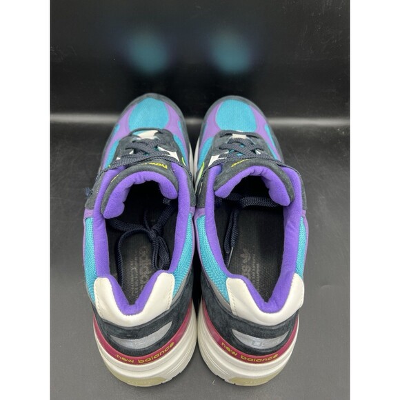Athletic_Shoes